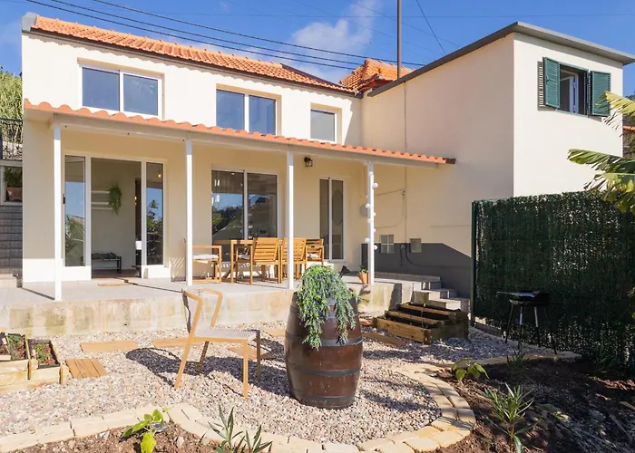 Romantic Seaview Wine House In Madeira